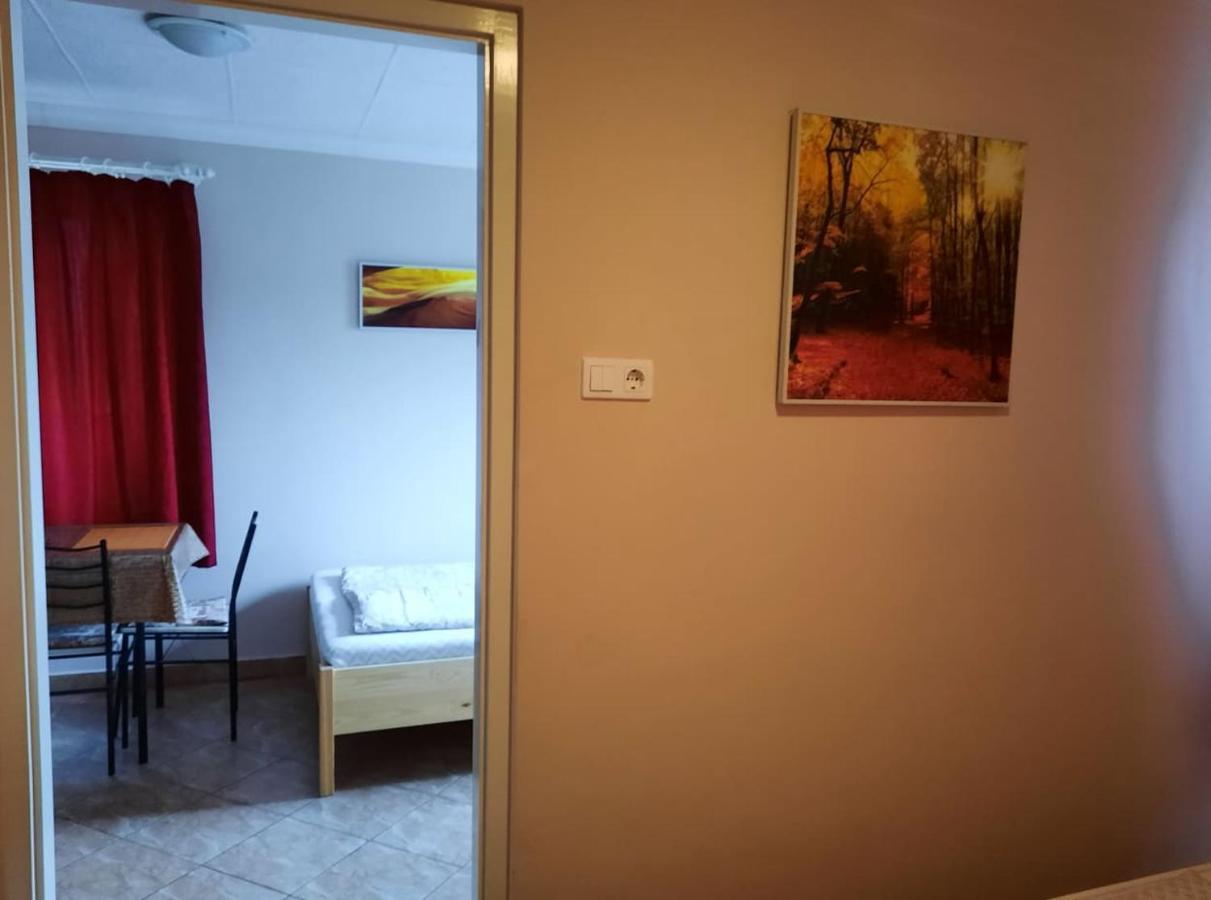 Apartment Flora Vendeghaz A Balatonnal Lovas
