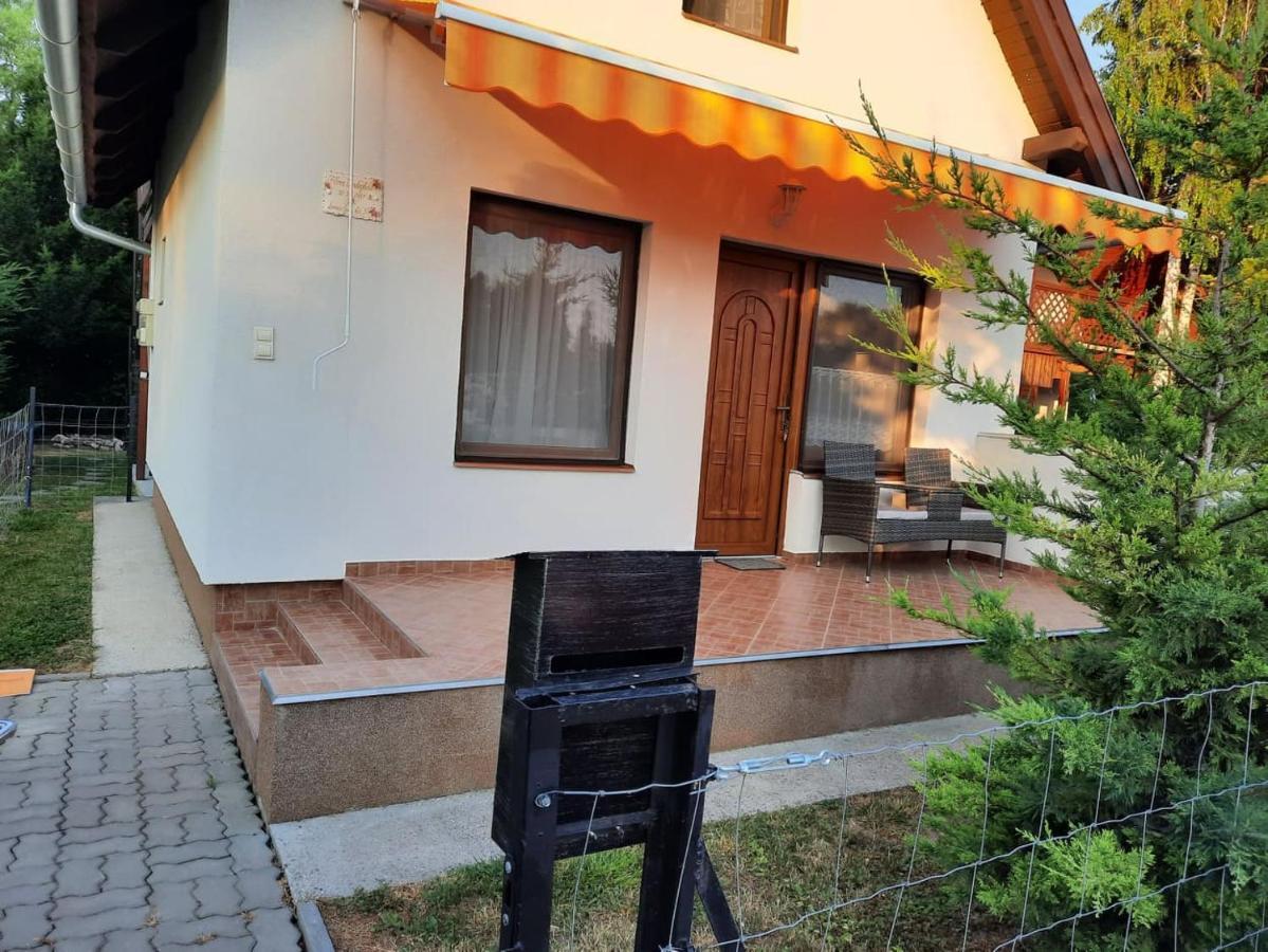 Appartement Flóra A Balatonnál *