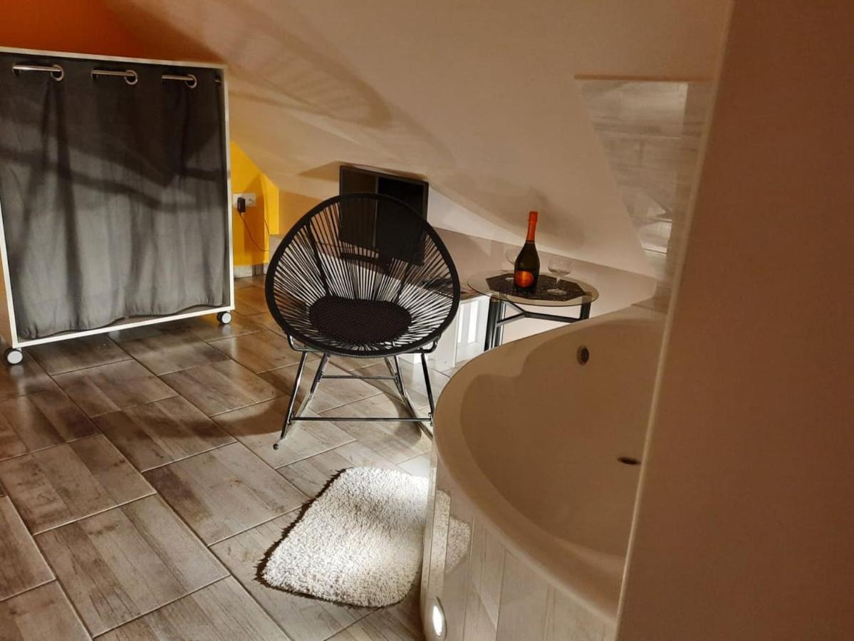 Flóra A Balatonnál Appartement Lovas