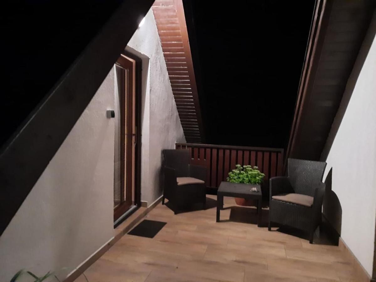 Flóra A Balatonnál Appartement *